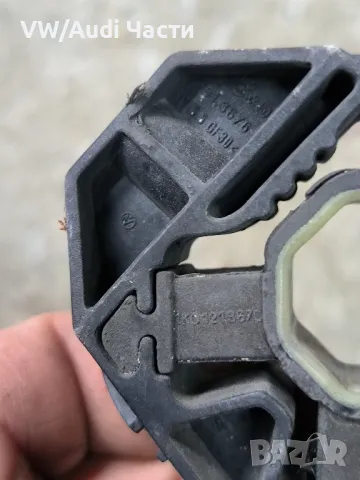 Тампони захвати воден радиатор за Голф 5 Ауди А3 Пасат VW Golf 5 Audi A3 8P Passat Touran 1K0121367C, снимка 2 - Части - 50194172