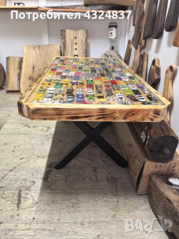 ръчна изработка на холна маса с епоксидна смола и колички, снимка 2 - Маси - 52343637