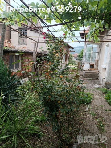  Къща в центъра на село Дърманци , снимка 5 - Къщи - 51975902