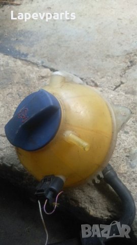 Разширителен съд антифриз Seat Toledo,Leon,Bora,Golf 4,Audi a3 Сеат Толедо Леон Голф 4 , снимка 2 - Части - 33788750