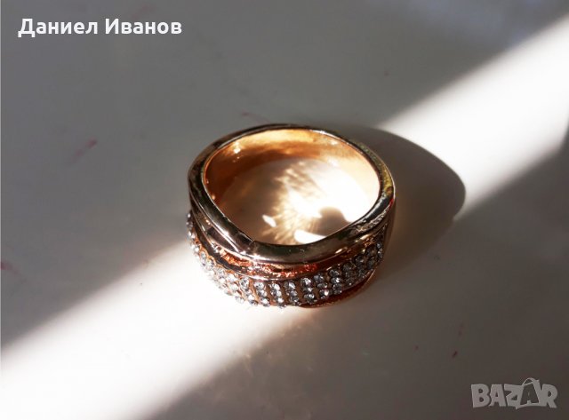 Златен Пръстен жълто злато 8 ми размер със Сваровски, снимка 5 - Пръстени - 31915169