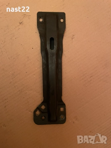 Планка между преден капак и основа Сузуки Витара 1.6