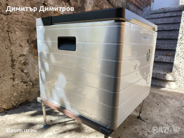 Продавам хладилник DOMETIK 40 l 12v 220v и газ, снимка 2 - Хладилни чанти - 55964058