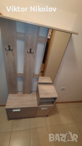 Етажерка портманто за антре с поставка за обувки и огледало.