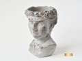 Декоративна кашпа скулптура / Градинска кашпа с формата на мъжки бюст, снимка 3