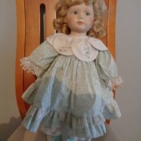 Продавам порцеланова колекционерска кукла - Zasan/ Moli, снимка 1 - Колекции - 34983606