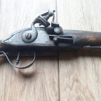 Стар кремъчен пистолет , снимка 1 - Антикварни и старинни предмети - 44438977