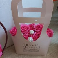Налична подаръчна кутия чантичка със сапунени рози , снимка 1 - Декорация за дома - 39661116