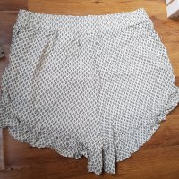 Дамски къси панталони H&M с висока талия, снимка 2 - Къси панталони и бермуди - 37057949