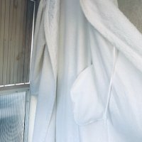 Красив дълъг бял халат BLEYLE Германия, снимка 6 - Пижами - 31958325