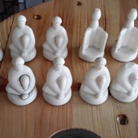 Пластмасови фигури за шах имат забележки и липси, на бялите липсва царя и на една пешка няма глава, , снимка 9 - Шах и табла - 36741201