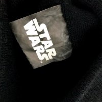 Оригинална зимна шапка Star Wars Darth Vader, снимка 4 - Шапки - 35372077