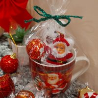 🎅🍬🎄Коледна чаша пълна с бонбони LINDOR и играчки за елха, снимка 4 - Чаши - 39044577