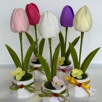 Сапунени лаленца в керамична кашпа за 8-ми март, снимка 7 - Подаръци за жени - 44236646