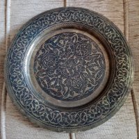 Стара арабска месингова чиния за стена, снимка 1 - Антикварни и старинни предмети - 44363709