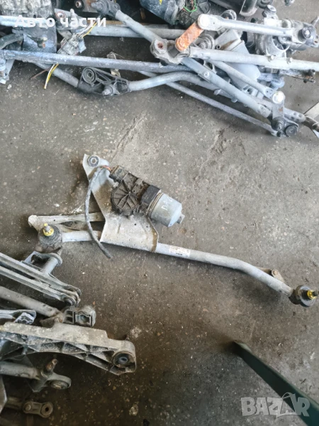 Механизъм за чистачки Dacia 8200619512 0390241544 Sandero Duster Logan, снимка 1