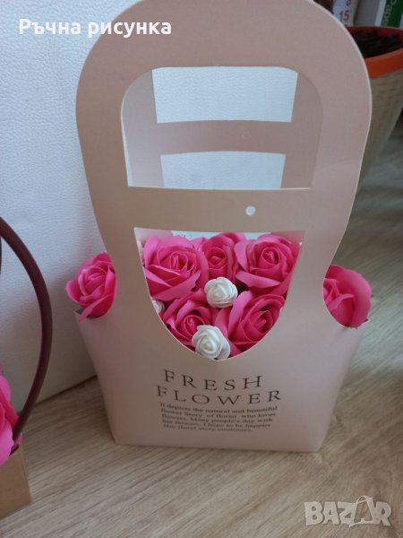 Налична подаръчна кутия чантичка със сапунени рози , снимка 1
