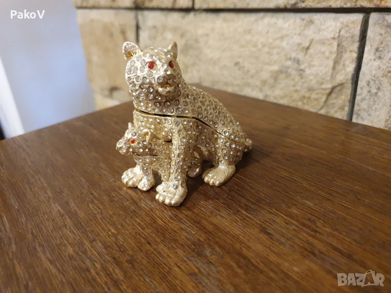 Бижутерка"Леопард с малко", снимка 1