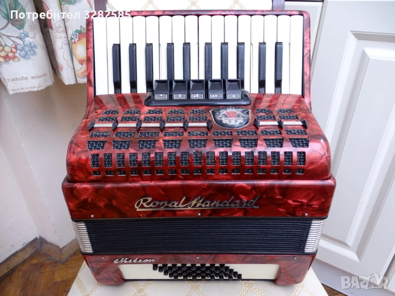Акордеон Royal Standard Meteor 40 баса, снимка 1