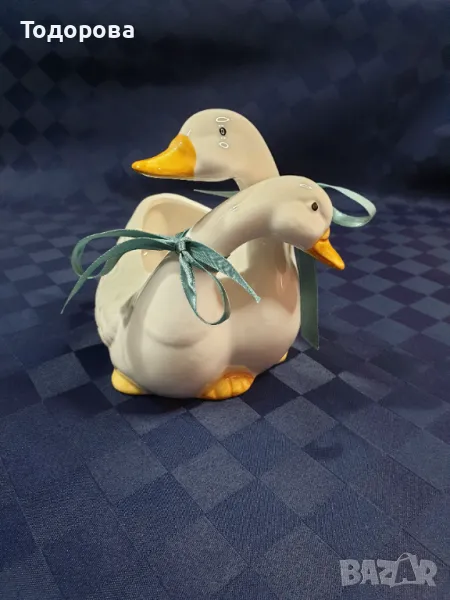Порцеланова композиция с двойка гъски, снимка 1