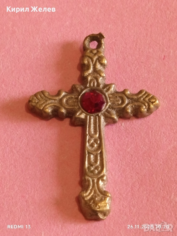 КРАСИВО ОРНАМЕНТИРАН КРЪСТ с КАМЪК РУБИН МНОГО КРАСИВ МОДЕН АКСЕСОАР 26304, снимка 1