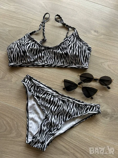 бански, снимка 1