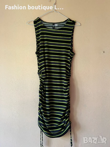 Лятна рокля М размер на марката H&M 🖤 Има странични връзки и може да се набира 🖤, снимка 1