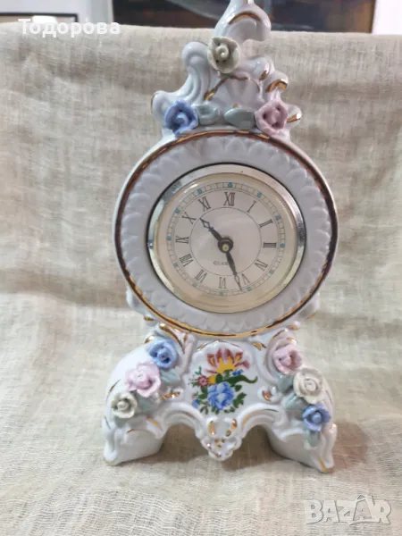 Процеланов настолен часовник, снимка 1