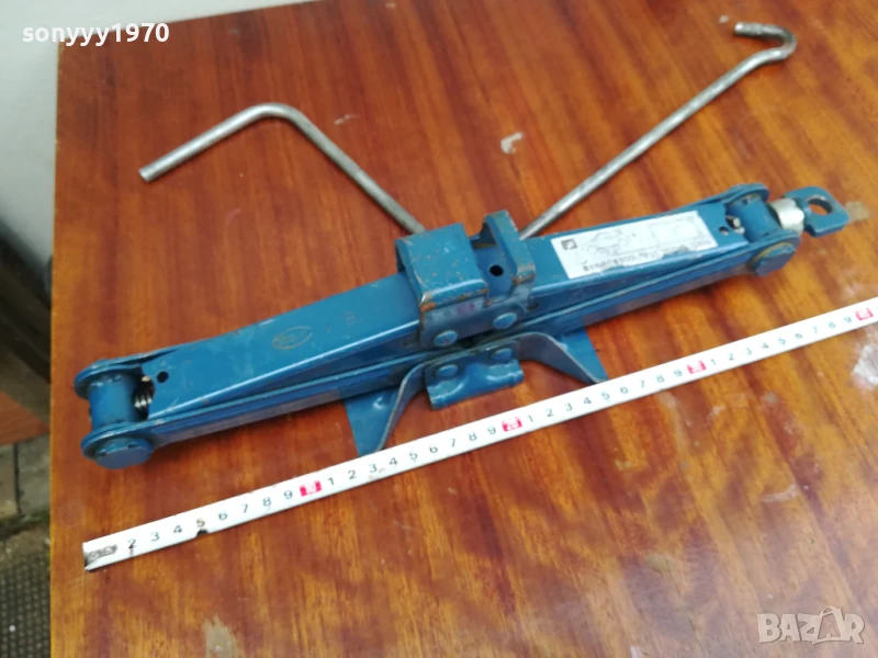 GOODMAN-АВТО КРИК С ВЪРТОК/МАНИВЕЛА 0906251800, снимка 1