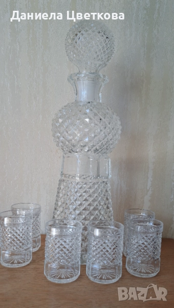 Комплект от два вида кристални чаши с кана , снимка 1