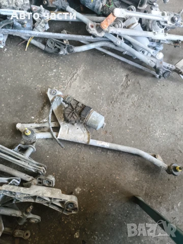 Механизъм за чистачки Dacia 8200619512 0390241544 Sandero Duster Logan