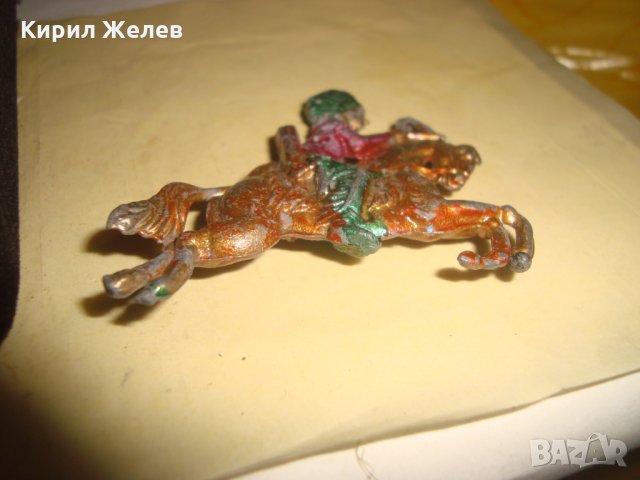 ИНДИАНЕЦ с ЛЪК на КОН СТАРА ОЛОВНА ФИГУРКА РЪЧНО ОЦВЕТЕНА ВОЙНИЧЕ РЯДКА СТАТУЕТКА 9011, снимка 10 - Колекции - 34485869