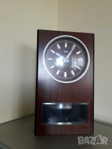 Стар стенен часовник 