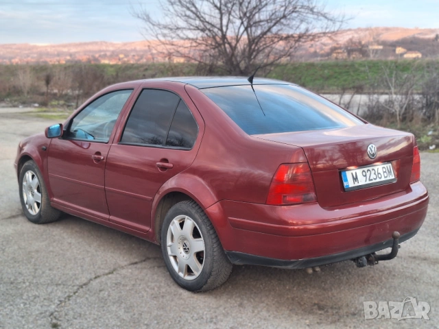 Volkswagen Bora 2.3, снимка 4 - Автомобили и джипове - 53026734