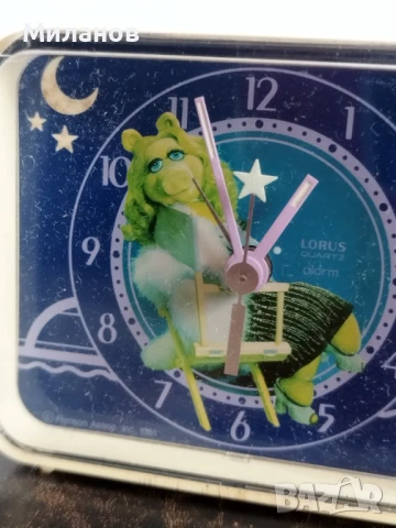 Стар кварцов будилник, настолен часовник, снимка 2 - Други ценни предмети - 51036664