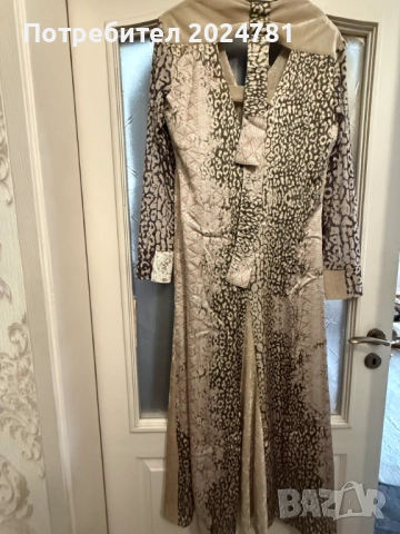 Италианска дизайнерска рокля, снимка 3 - Рокли - 54119914