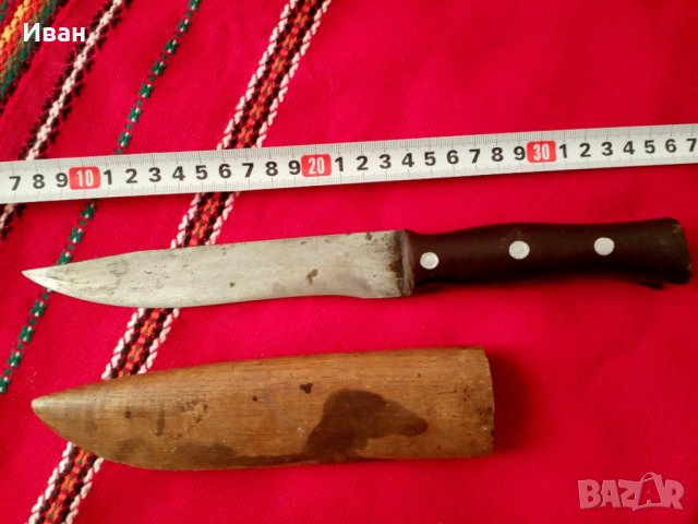 Стар Нож С Дървена Стара Кания за Силяха Пояса
