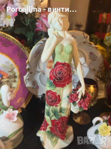 Old Tupton Ware England  Circa 1997 “ Царицата на розите” невероятно красива дама с рози 