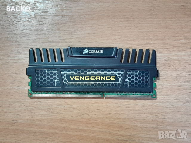 Рам памет CORSAIR VENGEANCE 4Gb DDR3, снимка 1 - RAM памет - 44777721