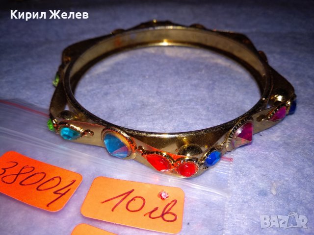 ЗЛАТИСТА ЕТНОГРАФСКИ СТИЛ ЕФЕКТНА СТОМАНЕНА РЕТРО ГРИВНА с ФАСЕТИРАНИ ЦВЕТНИ КРИСТАЛИ 38004, снимка 4 - Гривни - 40814093