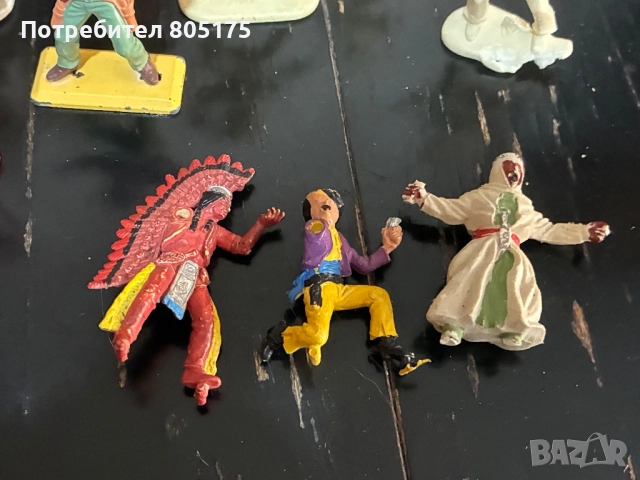 Стари фигурки войници индианци каубои араби HongKon и Timpo, снимка 6 - Колекции - 52955830