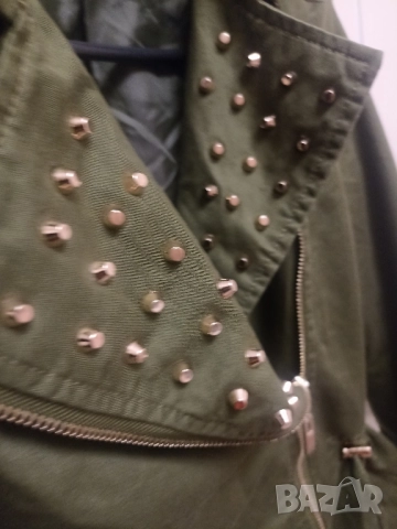 маслено зелено есенно дамско яке с капси, снимка 2 - Якета - 51895257