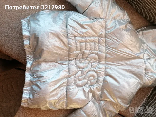 Зимно яке Guess, снимка 2 - Детски якета и елеци - 56342830