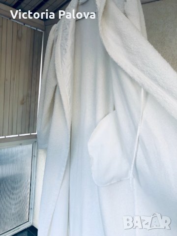 Красив дълъг бял халат BLEYLE Германия, снимка 6 - Пижами - 31958325