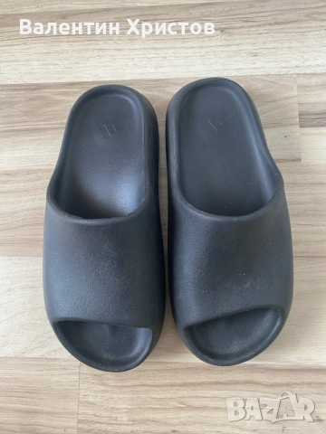 adidas yeezy slides black, снимка 3 - Джапанки - 56354014