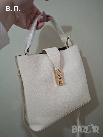 Дамска Чанта + дълга дръжка+два аксесоара към нея 