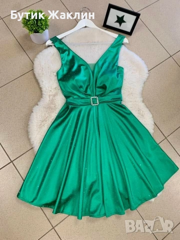 Изящна сатенена рокля обсипана с камъчета , снимка 2 - Рокли - 53989751