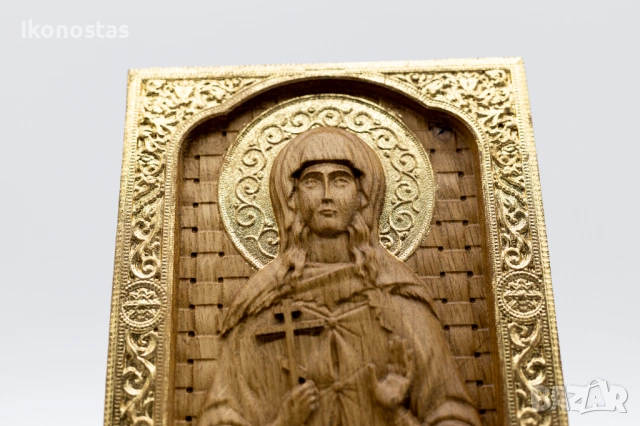 Позлатена релефна икона на Света Петка от масивен дъб, снимка 6 - Икони - 53224254