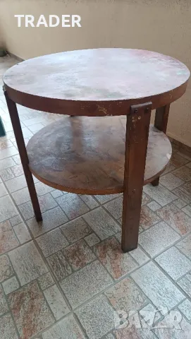Ретро кръгла маса на три крака , снимка 2 - Маси - 35977888