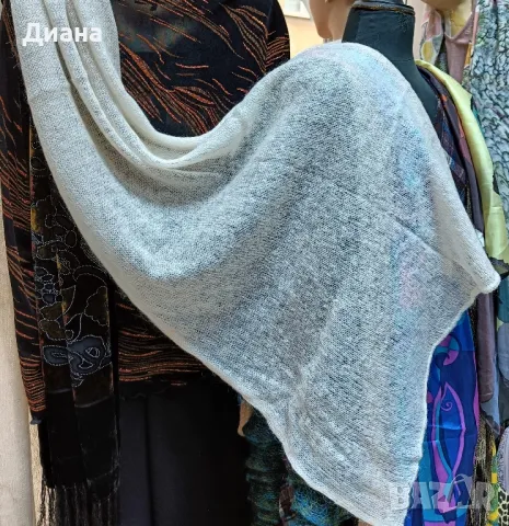 Дамски шалове от естествени материи, снимка 16 - Шалове - 48740609